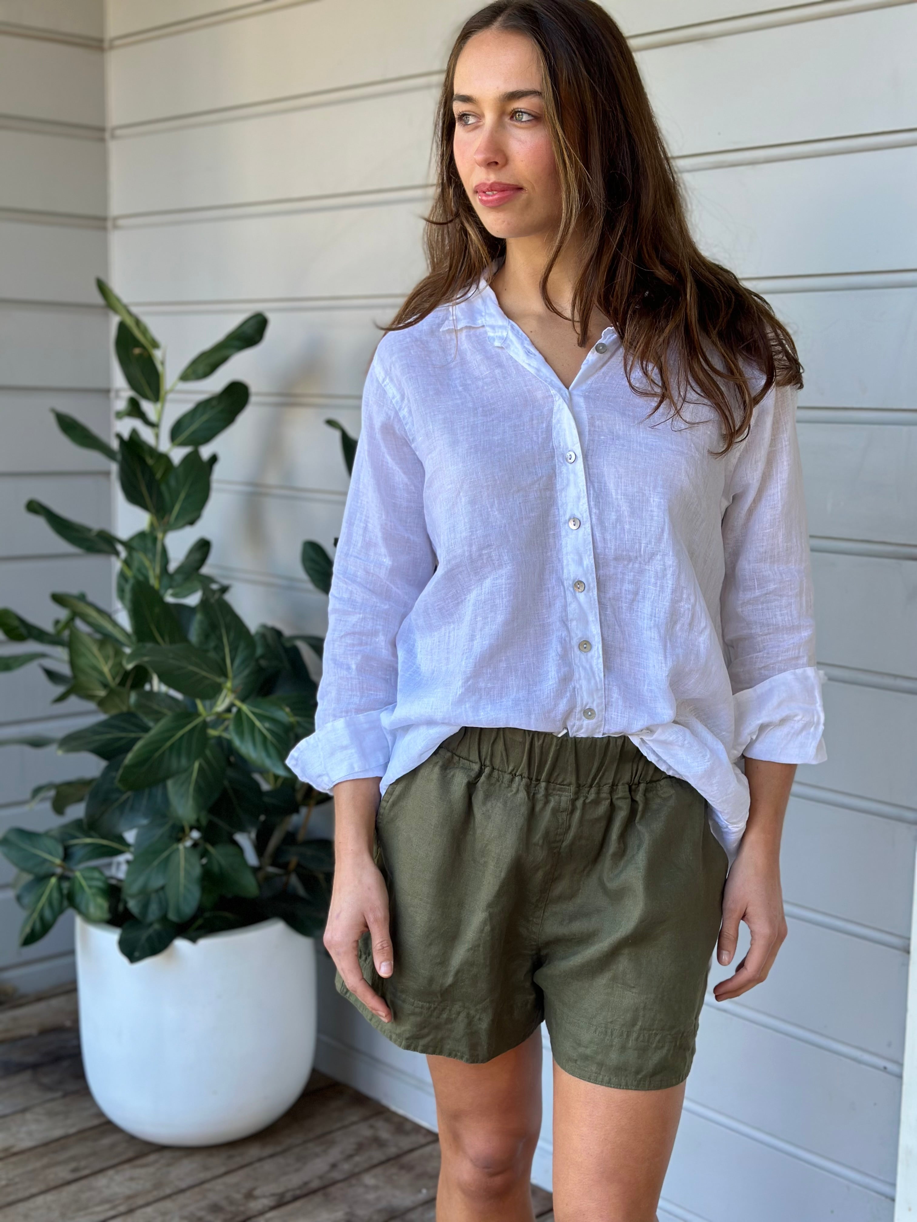 abbey short - army linen